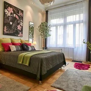 m52-apartment-hostaid.inbudapesthotels.com/